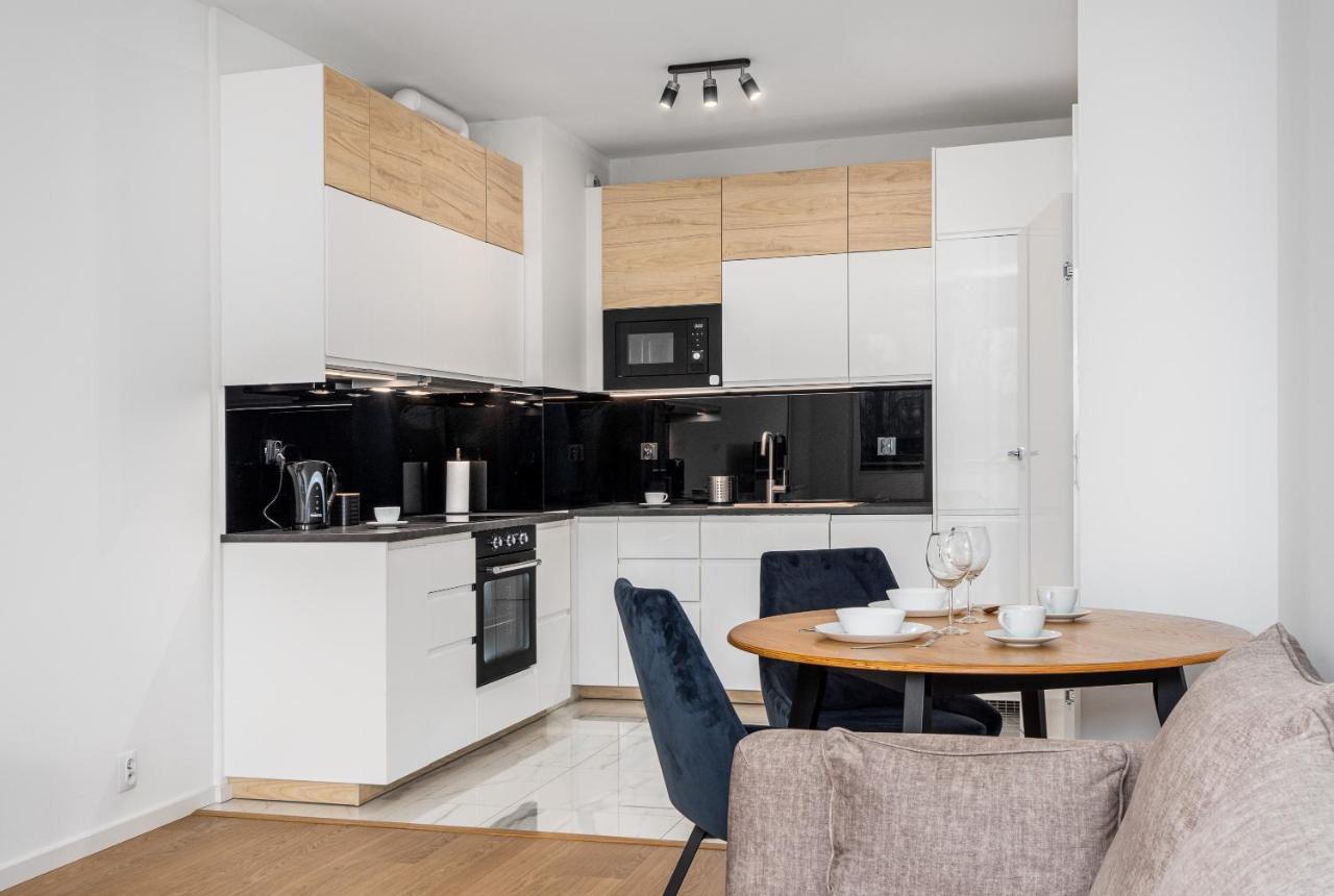 Your Apartments 1 Sierpnia Street 바르샤바 외부 사진