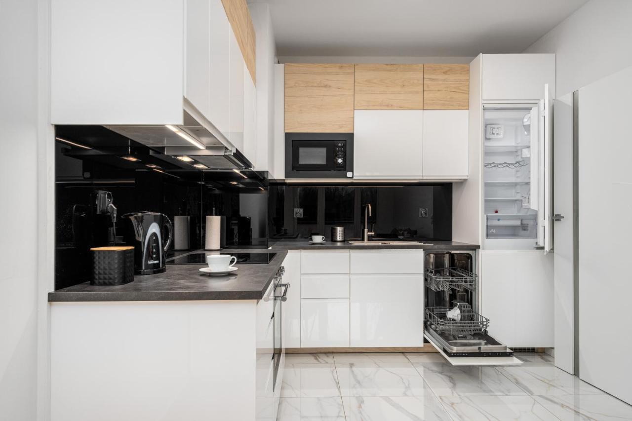 Your Apartments 1 Sierpnia Street 바르샤바 외부 사진