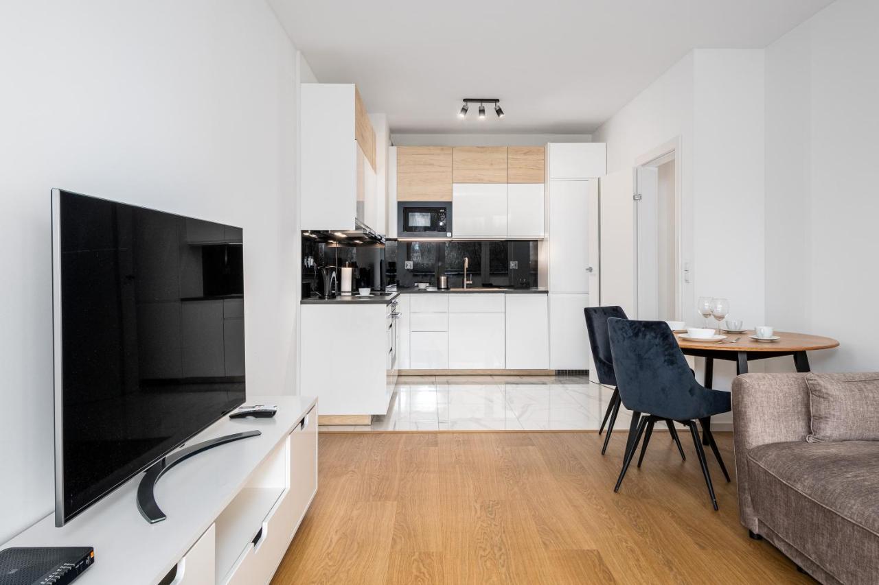 Your Apartments 1 Sierpnia Street 바르샤바 외부 사진